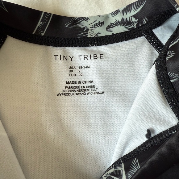 🌊Tiny Tribe Rash Guard🖤 - Picture 2 of 2